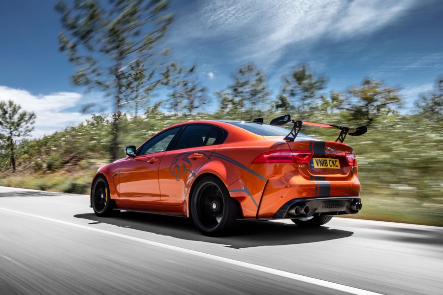  Jaguar XE SV Project 8 (X760) 2017 года  (WW) (фото 32 из 45)